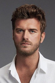 Kıvanç Tatlıtuğ isSarı Saruhan